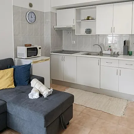 Beautiful 1 Bedroom With Mountain View דירה *