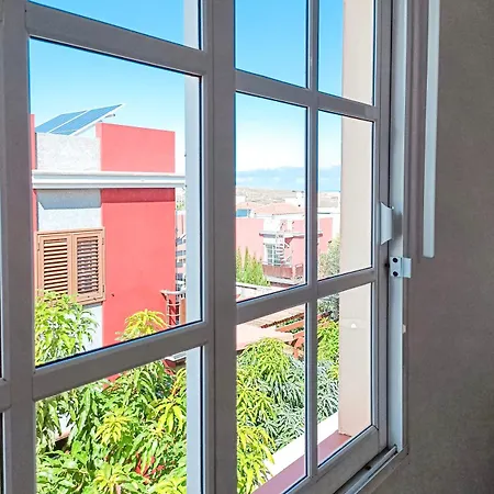 Beautiful 1 Bedroom With Mountain View דירה