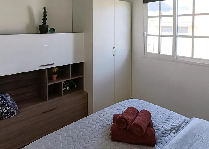 Beautiful 1 Bedroom With Mountain View