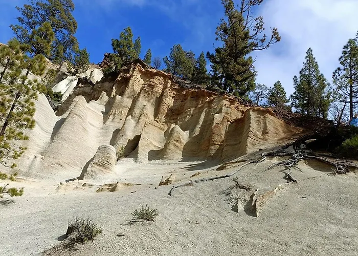 Beautiful 1 Bedroom With Mountain View *