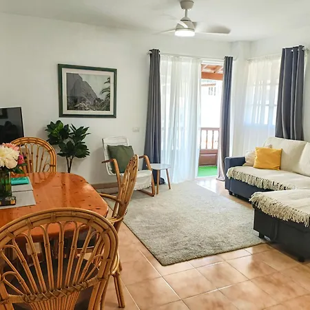 Beautiful 1 Bedroom With Mountain View
