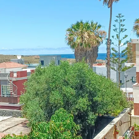 Beautiful 1 Bedroom With Mountain View *