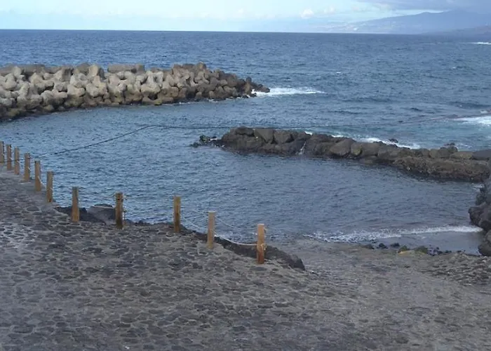 Beautiful 1 Bedroom With Mountain View