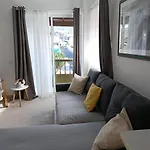 Beautiful 1 Bedroom With Mountain View *